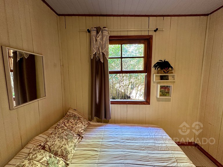 Casa em Gramado com Cachoeira e Piscina Natural