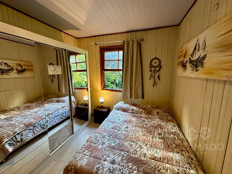 Casa em Gramado com Cachoeira e Piscina Natural