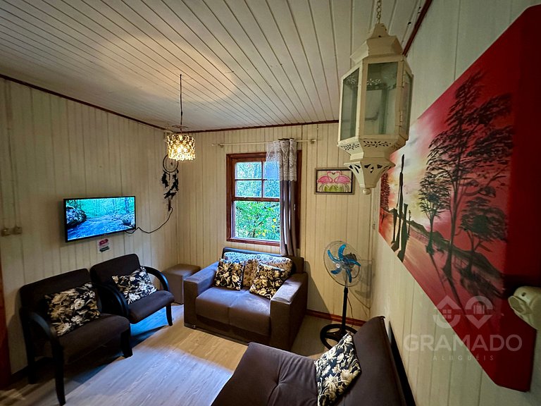 Casa em Gramado com Cachoeira e Piscina Natural